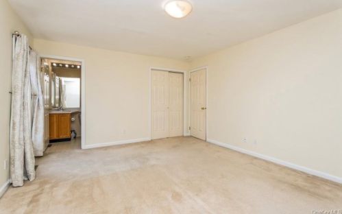 65 Greenvale Cir, White Plains NY  10607-1601 exterior