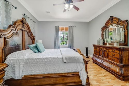 360 15th St, Naples FL  34117-3337 exterior