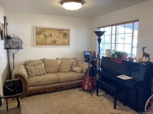 26607 Balerna Dr, Santa Clarita CA  91350-2305 exterior