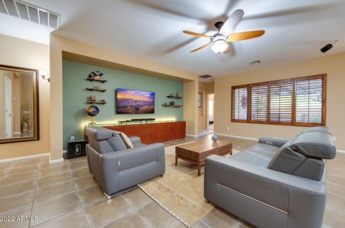 42014 Celebration Ct, Phoenix, AZ 85086-2749