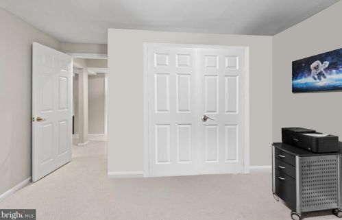 11410 Hollow Timber Ct, Herndon VA  20194-1980 exterior