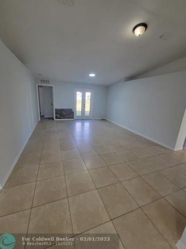 149 Dabou Loop, Belle Glade FL  33430-4284 exterior