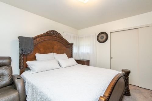 6936 89th St, Milwaukee WI  53224-4702 exterior