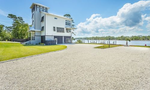 601 Riverview Dr, Carrabelle FL  32322-5054 exterior