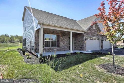 101 Crest Vw, Carlisle, PA 17013-9624