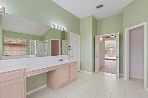 6417 Autumn Trl, Frisco TX  75056-7124 exterior