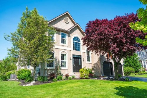 1076 Kingston Ln, Breinigsville, PA 18031-1491