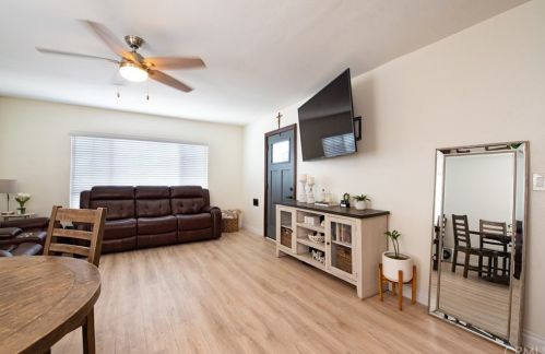 4518 Paramount Blvd, Pico Rivera CA  90660-1915 exterior