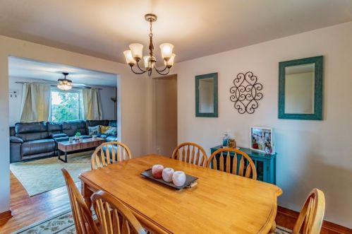 1520 Larkspur Dr, Finleyville PA  exterior