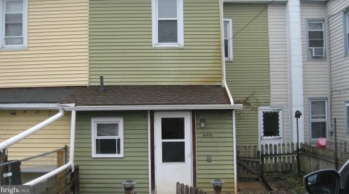 135 Grant St, Ephrata, PA 17522-2211