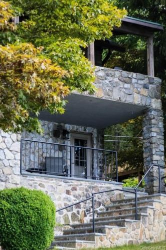 93 Woods Rd, Greenwood Lake NY  10925-4404 exterior