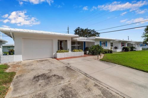 9511 45th St, Pinellas Park, FL 33782-5514
