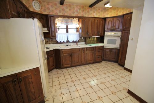 5012 Beloit Rd, Milwaukee WI 53214-5332 exterior