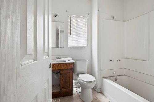 5041 Avenue, Lancaster CA  93534-7428 exterior