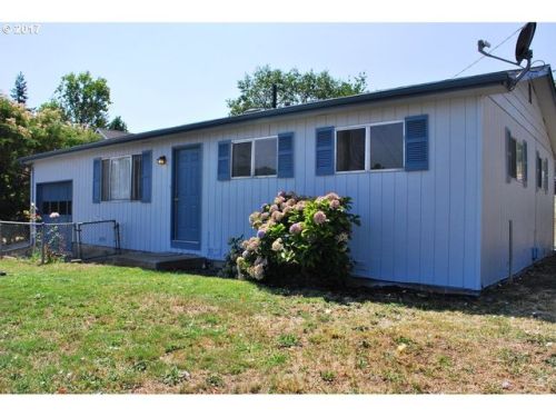 92 Grape Ave, Winston, OR 97496-7528