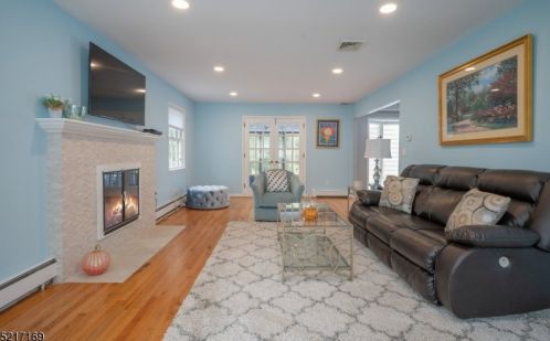 30 Friar Rd, Greystone Park NJ  07950-3022 exterior