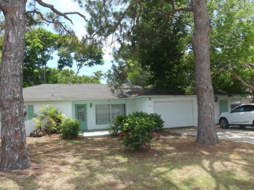 660 94th Ave, Naples, FL 34108-2772