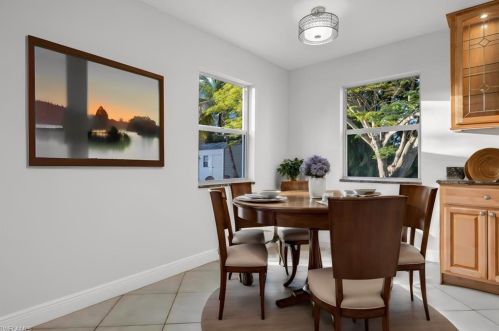 1075 Rordon Ave, Naples FL  34103-4570 exterior