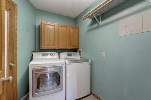 5237 20th St, Milwaukee WI 53233-2548 exterior