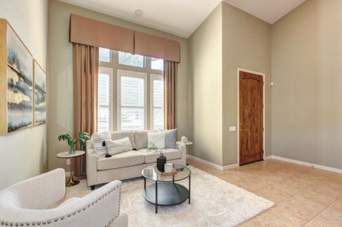 1000 Souza Dr, Folsom CA  95762-7550 exterior