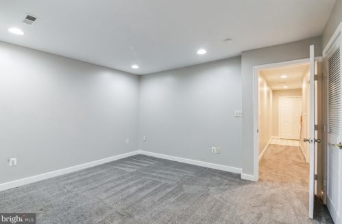 13046 Terminal Way, Woodbridge VA  22193-6116 exterior
