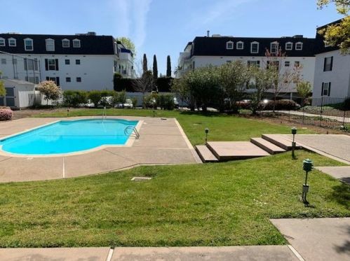 1943 Mount Vernon Ct, Mountain View CA  94040-2001 exterior