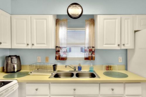 4826 Colonnades Cir, Lakeland FL  33811-1526 exterior