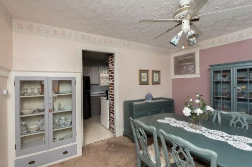 1127 Berkshire Ave, Pittsburgh PA  15226-2220 exterior