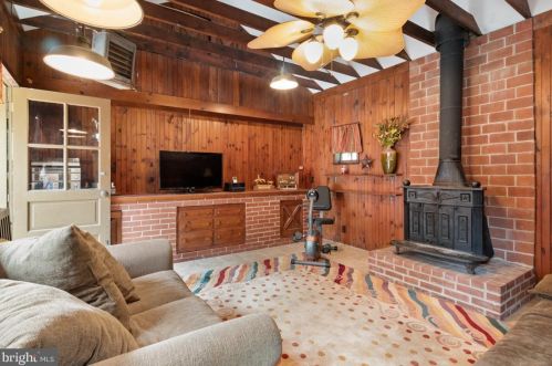 2017 Bethel Rd, Lansdale PA 19446-6054 exterior