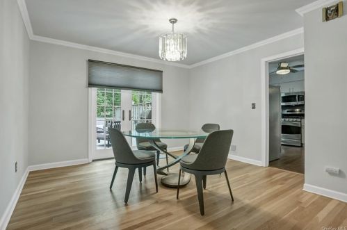 9 Farview Ter, Airmont NY  10901-7531 exterior