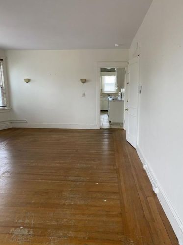 56 Middleton Ave, Middletown RI  02840-3657 exterior