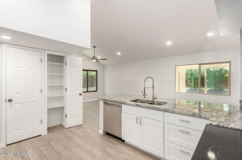 4941 Spoonbill Dr, Tucson, AZ 85742-9549