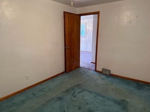 2332 Clinton St, Whitaker PA  15120-2661 exterior