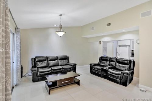 811 4th Ave, Dania Beach FL  33004-4437 exterior