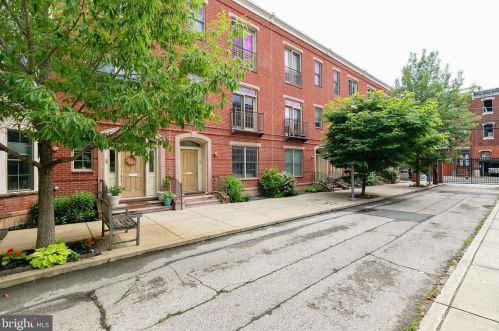 636 16th St, Philadelphia PA  19130-2939 exterior