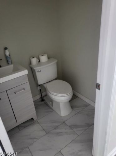 18 Berry Ln, West Milford NJ  07480-3632 exterior