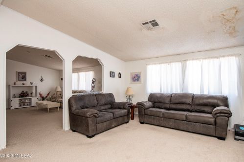 7205 Camino De Oeste, Tucson AZ  85742-9676 exterior