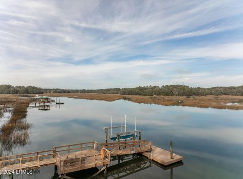 1089 Otter Cir, Beaufort SC  29902-5861 exterior