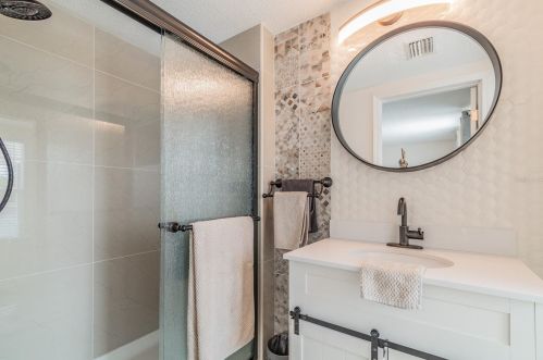 4047 Star Island Dr, Tarpon Springs FL  34691-3443 exterior