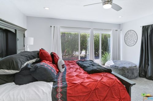 1840 Sandcliff Rd, Palm Springs CA  92264-4844 exterior