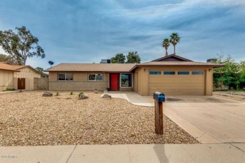 5627 Cheryl Dr, Glendale, AZ 85302-2105
