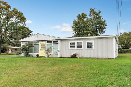105 Marina Dr, Stratford, CT 06614-3061