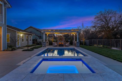 10817 Goldsborough Cir, Valley Home CA 95361-7649 exterior