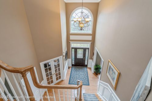 1 Vail Ln, East Freehold NJ  07728-8487 exterior