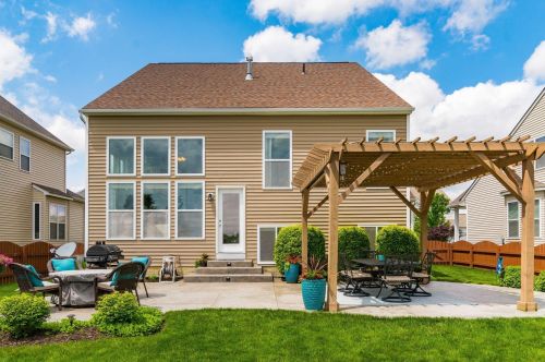 691 Deer Run Dr, Marysville, OH 43040-8147