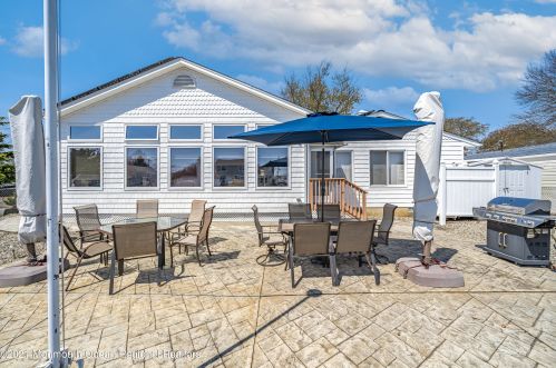 1032 Orlando Dr, Lacey NJ  08731-5510 exterior