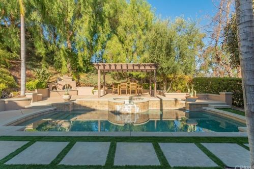 2965 Hillside Dr, West Covina CA  91791-3769 exterior