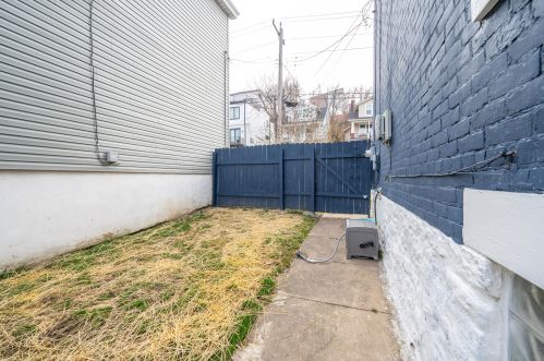 111 10th Ave, Newport KY  41074-1412 exterior