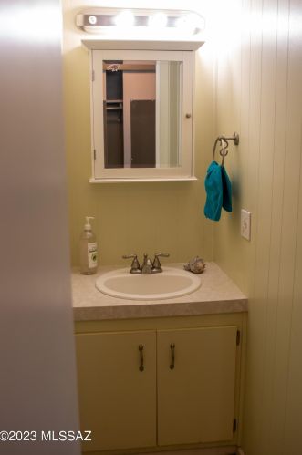 5658 Box R St, Tucson AZ  85713-6330 exterior