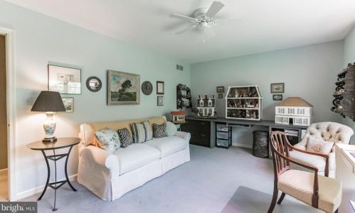 131 Knoxlyn Farm Dr, Kennett Sq PA  19348-2700 exterior